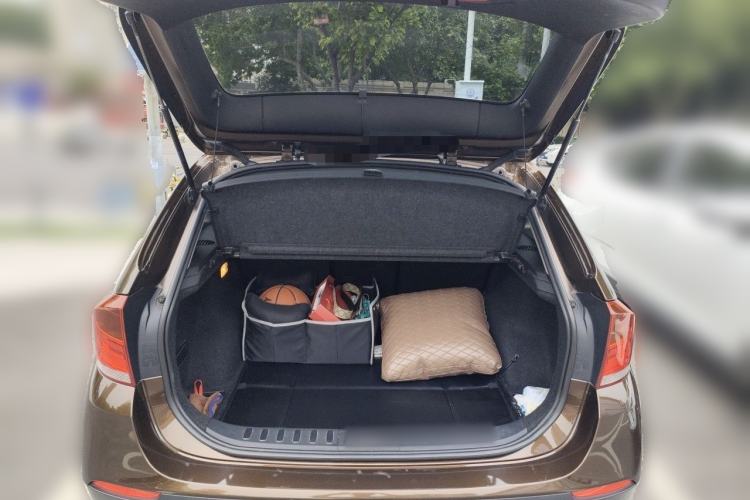 Used BMW X1 2012 sDrive18i Fashion Model Trunk