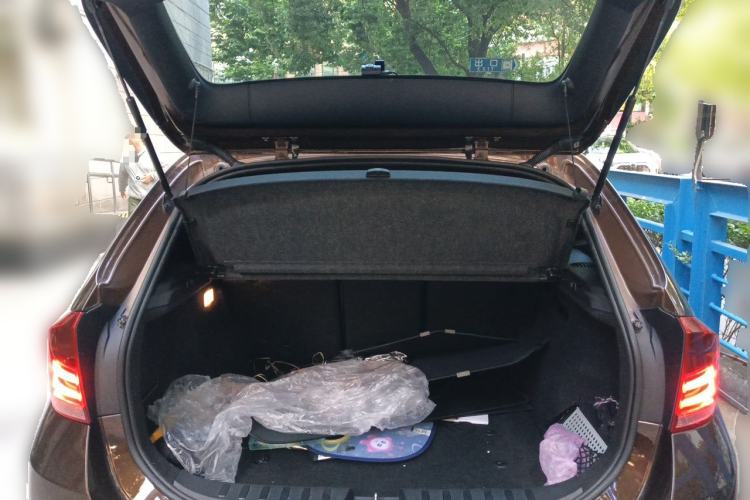Used BMW X1 2012 xDrive28i Trunk