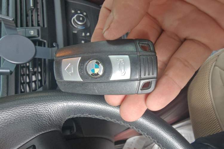 Used BMW X1 2012 sDrive18i Luxury Edition Vehicle Key