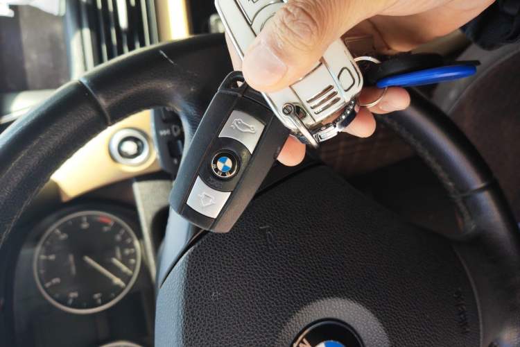 Used BMW X1 2012 sDrive18i Fashion Model Vehicle Key