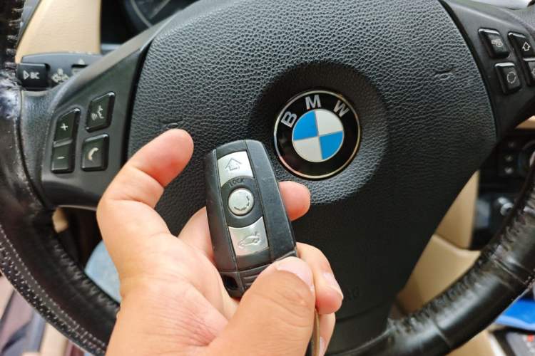 Used BMW X1 2012 sDrive18i Luxury Edition Vehicle Key