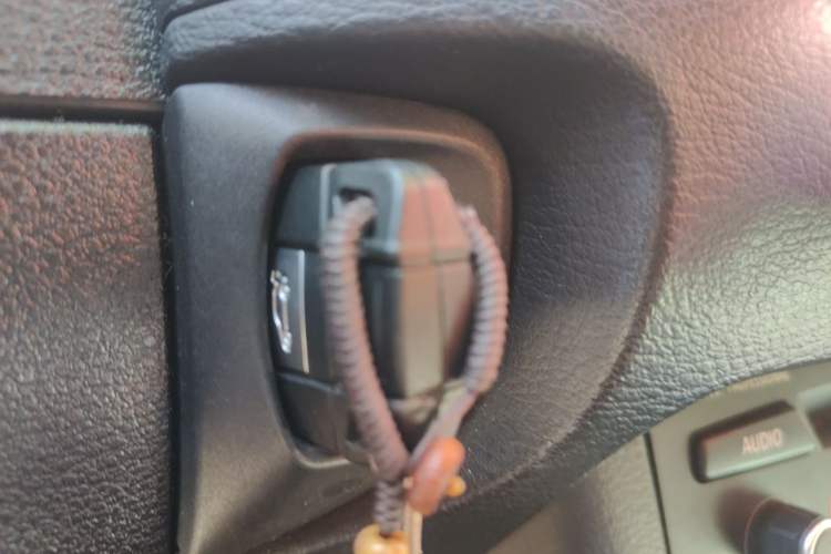 Used BMW X1 2012 sDrive18i Fashion Model Vehicle Key