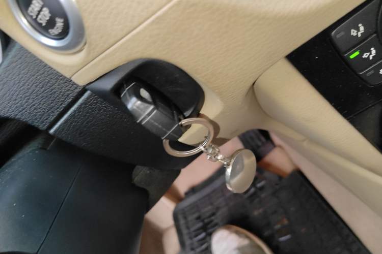 Used BMW X1 2012 sDrive18i Luxury Edition Vehicle Key