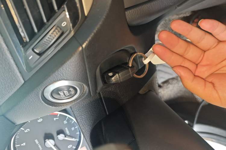 Used BMW X1 2012 sDrive18i Fashion Model Vehicle Key