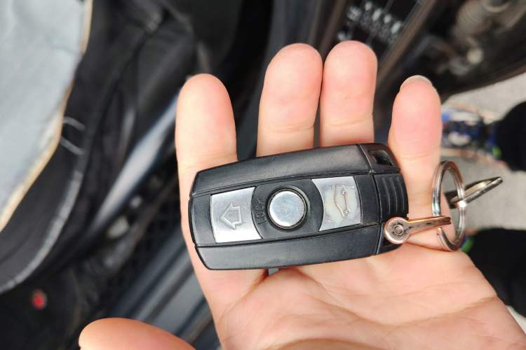 Used BMW X1 2012 sDrive18i Fashion Model Vehicle Key