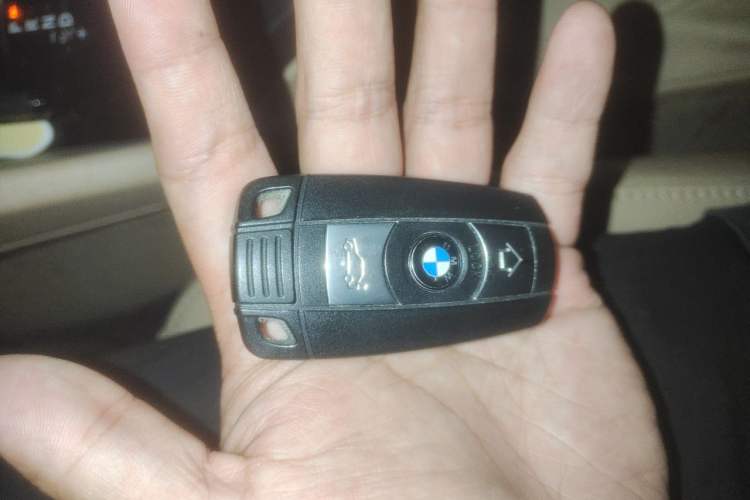 Used BMW X1 2012 sDrive18i Luxury Edition Vehicle Key