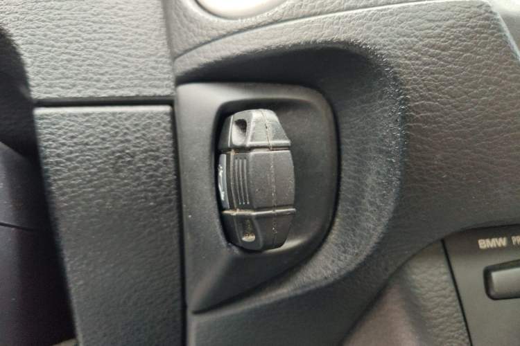 Used BMW X1 2012 sDrive18i Fashion Model Vehicle Key
