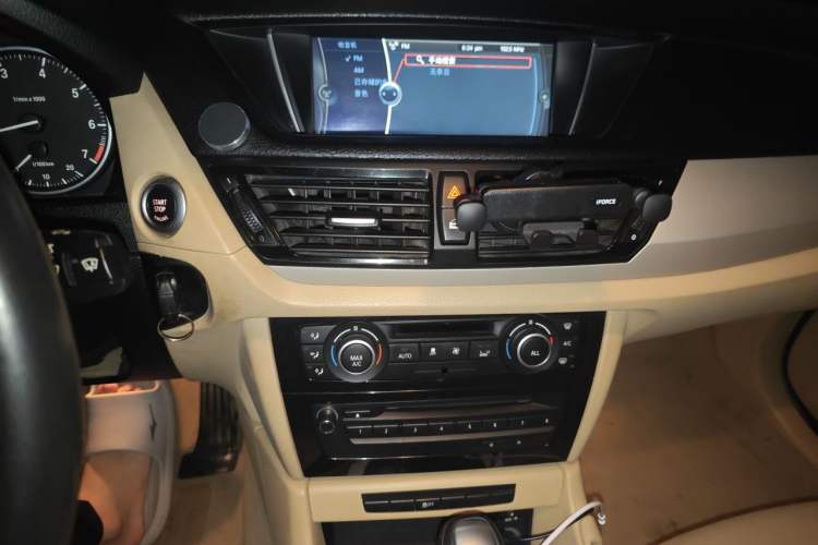 Used BMW X1 2012 sDrive18i Luxury Edition Audio And AC Panel