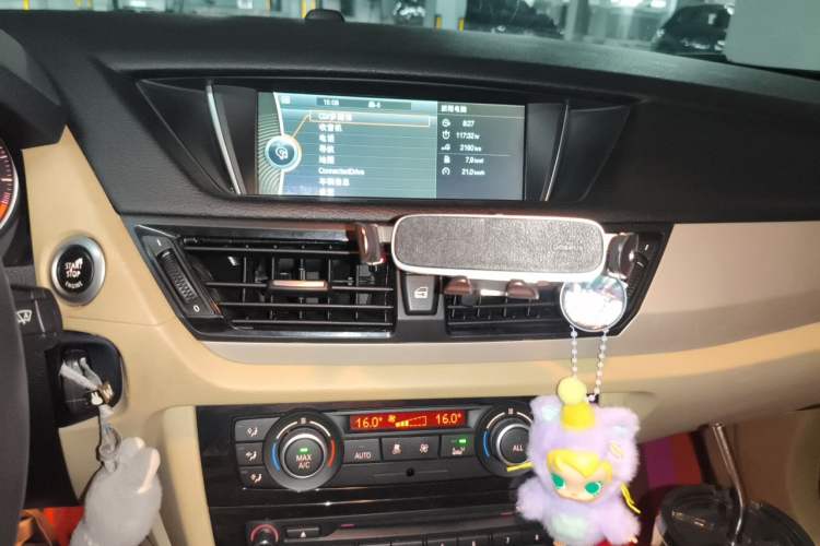 Used BMW X1 2012 sDrive18i Luxury Edition Audio And AC Panel
