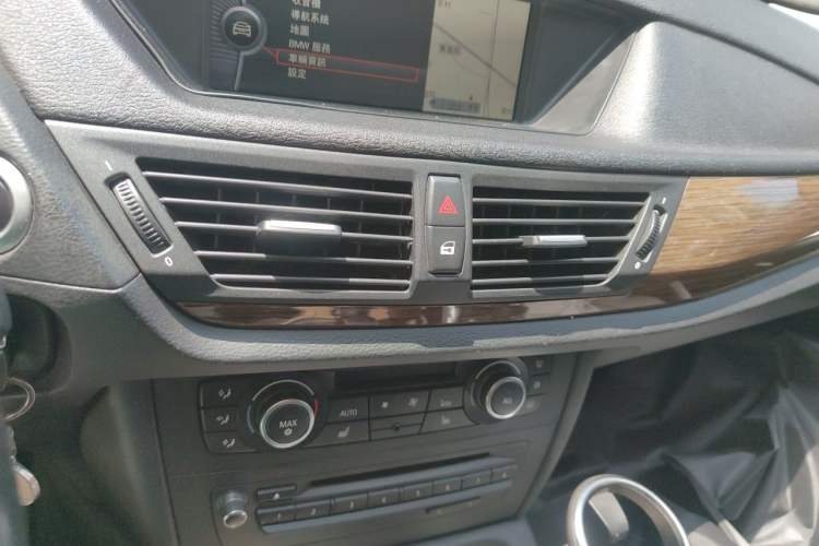 Used BMW X1 2012 sDrive18i Luxury Model Audio And AC Panel