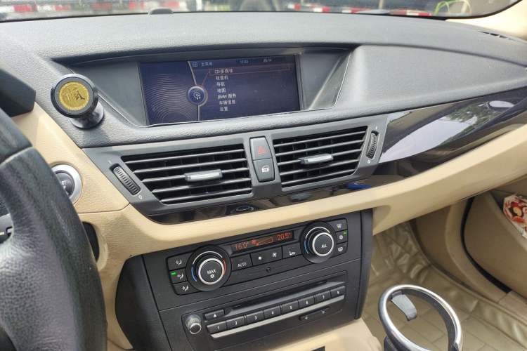 Used BMW X1 2012 sDrive18i Luxury Model Audio And AC Panel