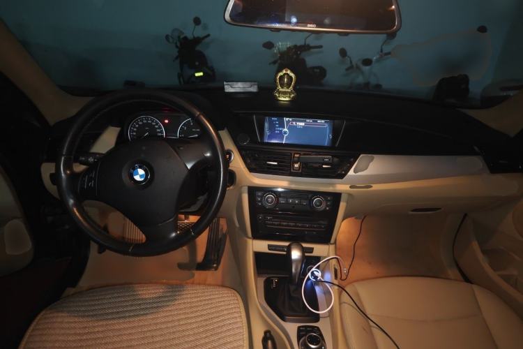 Used BMW X1 2012 sDrive18i Luxury Edition Center Console