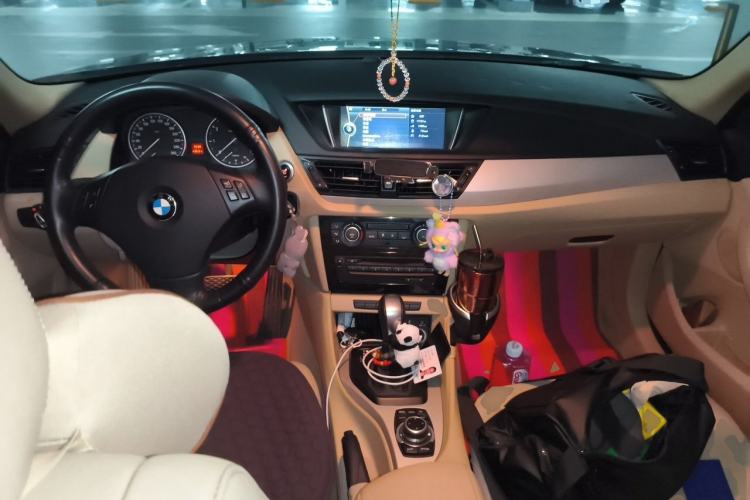 Used BMW X1 2012 sDrive18i Luxury Edition Center Console