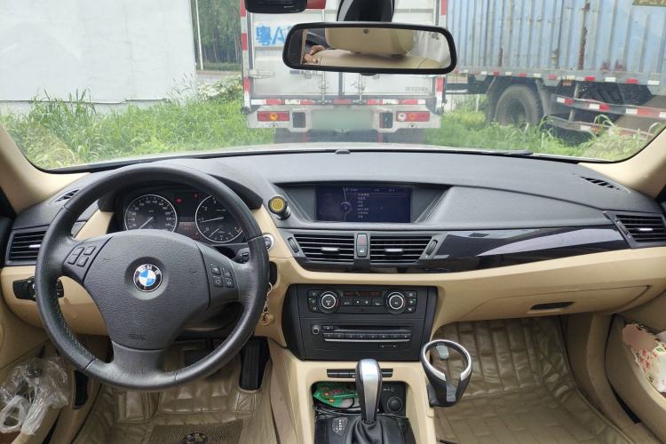 Used BMW X1 2012 sDrive18i Luxury Model Center Console