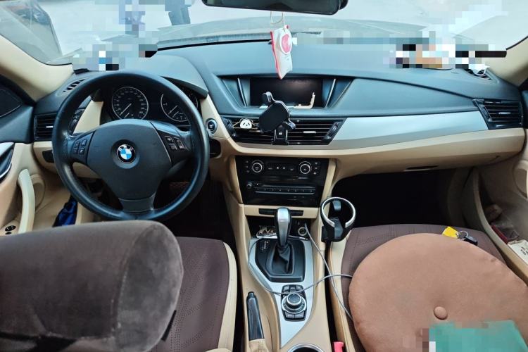 Used BMW X1 2012 sDrive18i Luxury Edition Center Console