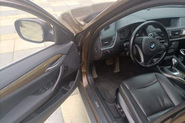 Used BMW X1 2012 xDrive28i Driver Seat