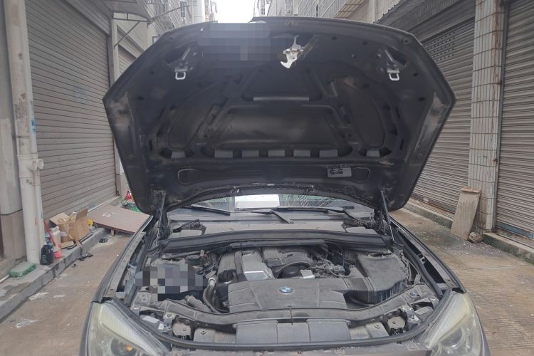 Used BMW X1 2012 sDrive18i Luxury Edition Engine Bay