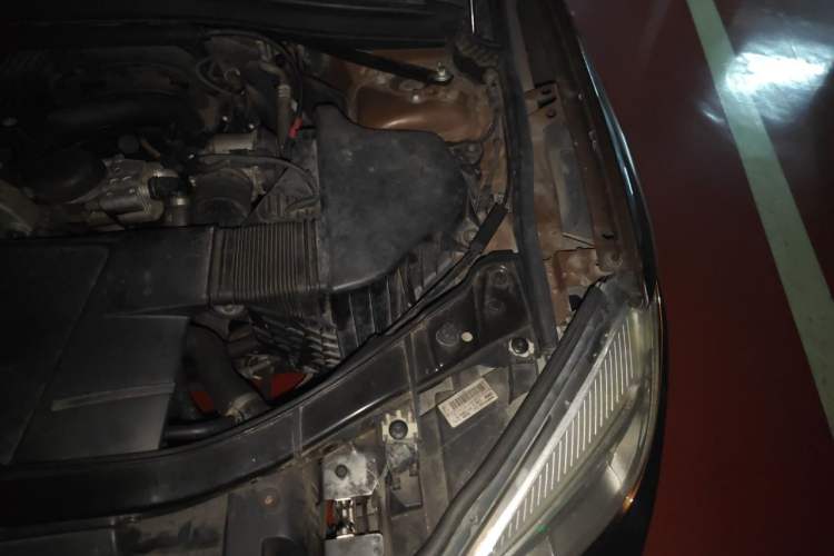Used BMW X1 2012 sDrive18i Luxury Edition Engine Bay Left