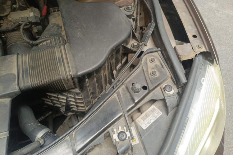 Used BMW X1 2012 sDrive18i Luxury Edition Engine Bay Left