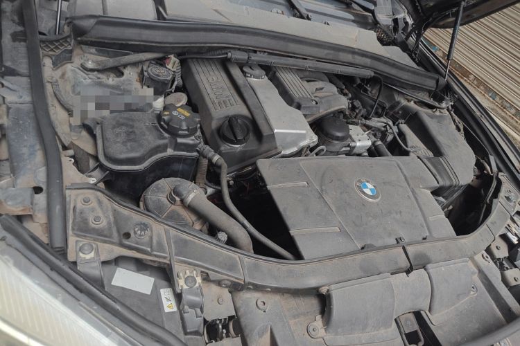 Used BMW X1 2012 sDrive18i Luxury Edition Engine Bay Right