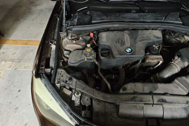 Used BMW X1 2012 sDrive20i Leading Model Engine Bay Right