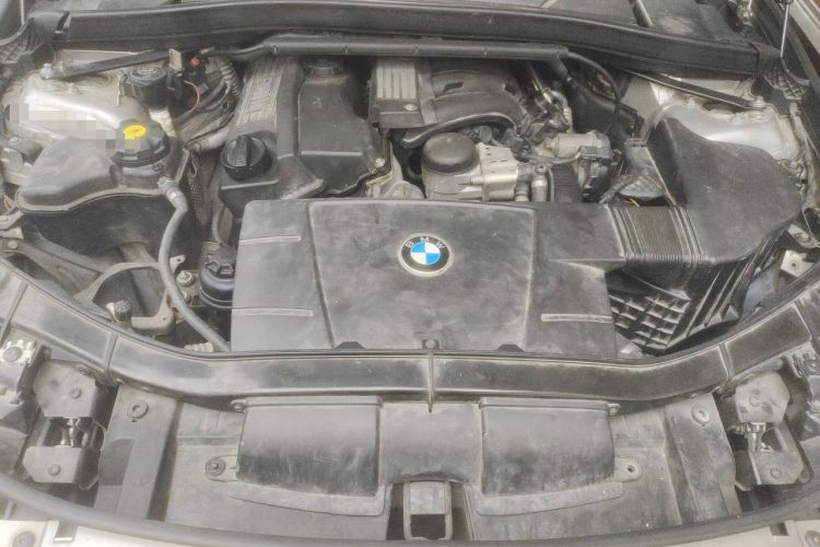 Used BMW X1 2012 sDrive18i Fashion Model Engine Bay
