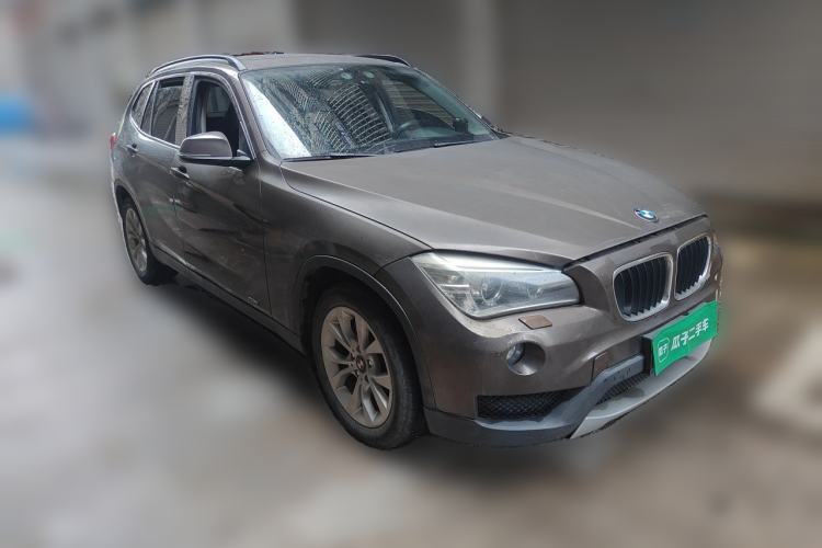 Used BMW X1 2012 sDrive18i Luxury Edition Front Right 45 Deg