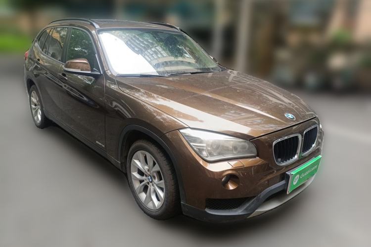 Used BMW X1 2012 sDrive18i Luxury Edition Front Right 45 Deg