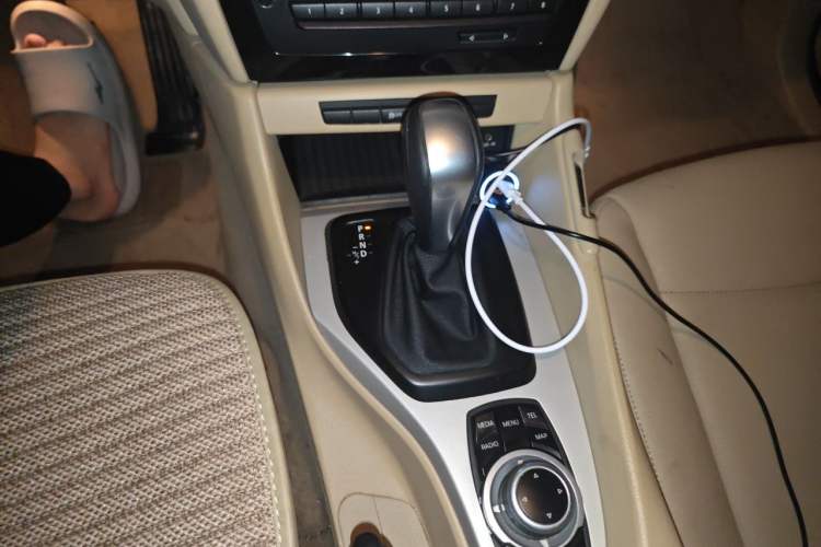 Used BMW X1 2012 sDrive18i Luxury Edition Gear Lever