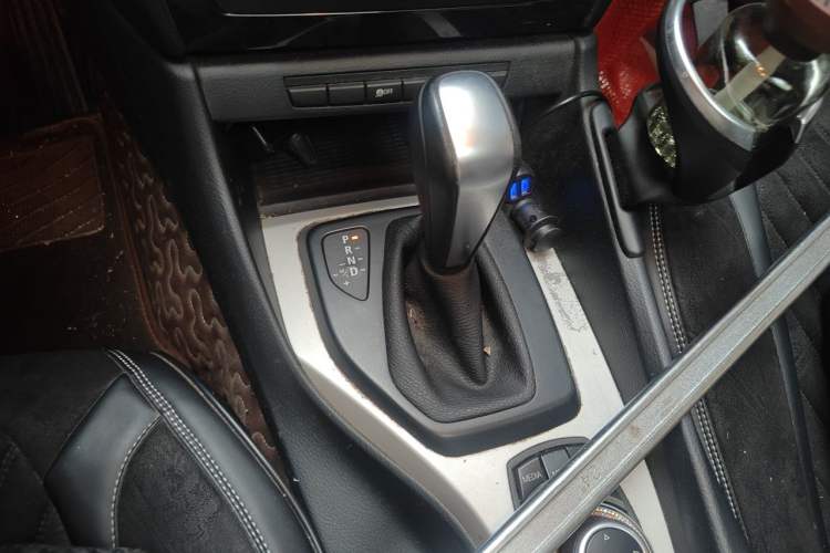 Used BMW X1 2012 sDrive18i Luxury Edition Gear Lever