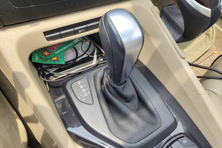 Used BMW X1 2012 sDrive18i Luxury Model Gear Lever