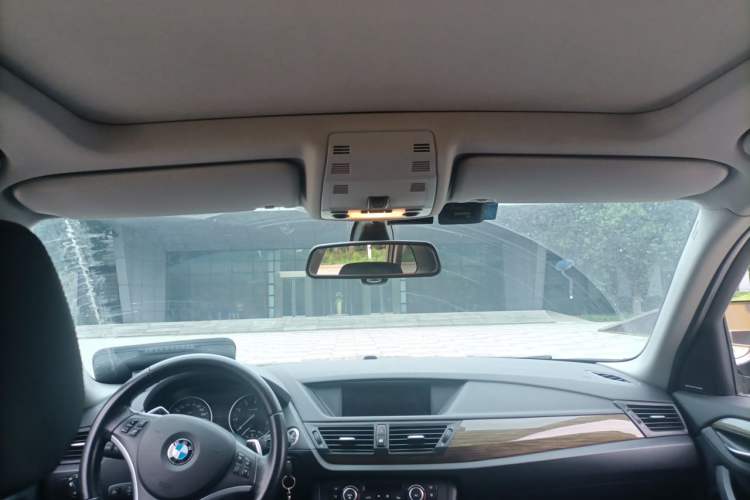 Used BMW X1 2012 xDrive28i Headliner