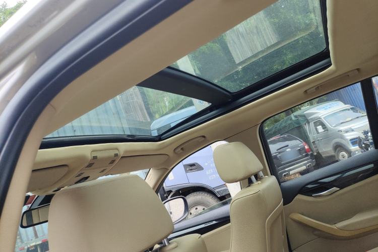 Used BMW X1 2012 sDrive18i Luxury Model Headliner