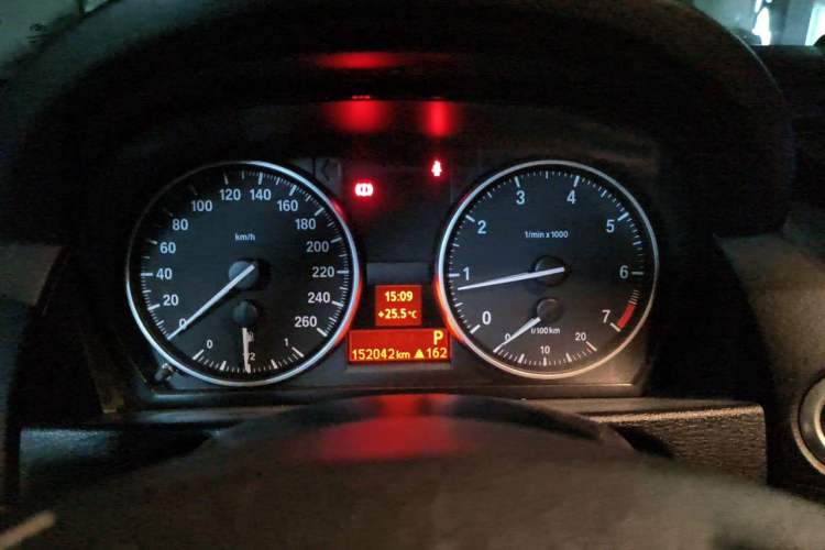 Used BMW X1 2012 sDrive18i Luxury Edition Instrument Cluster