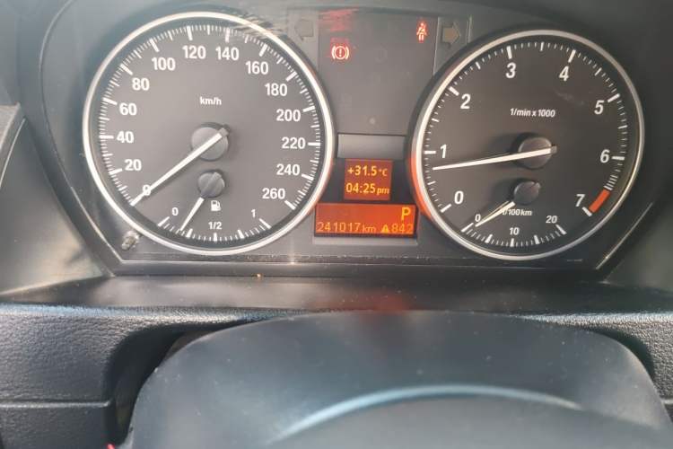 Used BMW X1 2012 sDrive18i Fashion Model Odometer Close Up