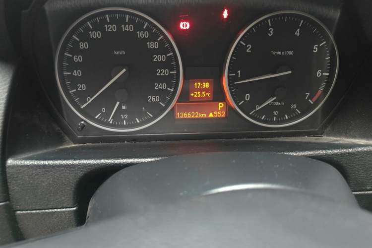 Used BMW X1 2012 sDrive18i Luxury Edition Odometer Close Up
