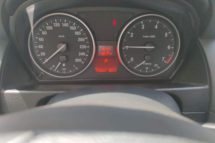Used BMW X1 2012 sDrive18i Luxury Model Odometer Close Up