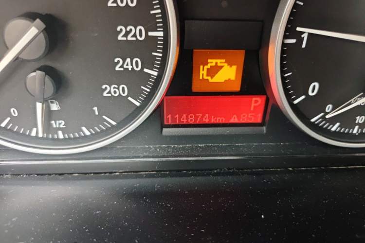 Used BMW X1 2012 sDrive20i Leading Model Odometer Close Up