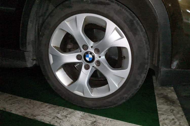Used BMW X1 2012 sDrive18i Luxury Edition Right Front Wheel Hub