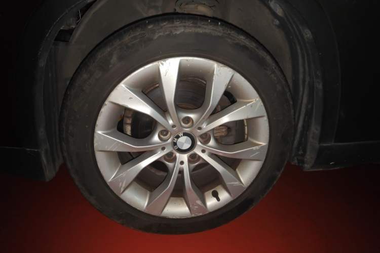 Used BMW X1 2012 sDrive18i Luxury Edition Right Front Wheel Hub