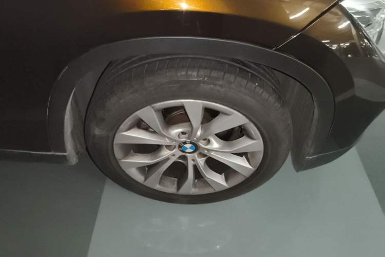 Used BMW X1 2012 sDrive18i Luxury Edition Right Front Wheel Hub