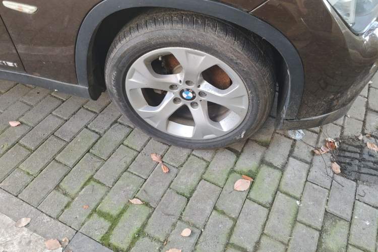 Used BMW X1 2012 sDrive18i Fashion Model Right Front Wheel Hub