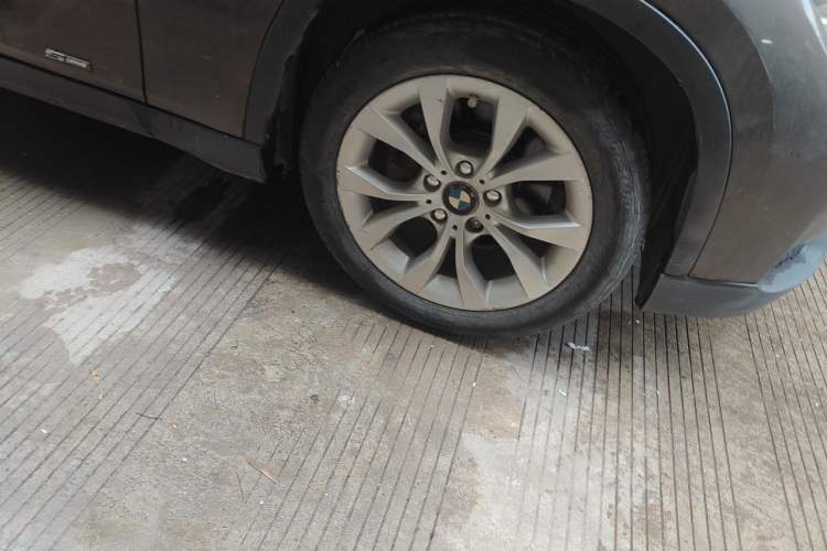Used BMW X1 2012 sDrive18i Luxury Edition Right Front Wheel Hub