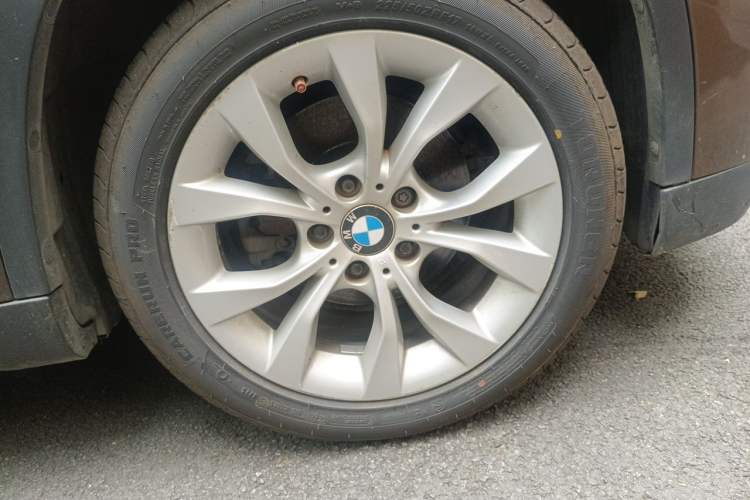 Used BMW X1 2012 sDrive18i Luxury Edition Right Front Wheel Hub