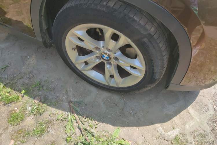 Used BMW X1 2012 sDrive18i Luxury Model Right Front Wheel Hub