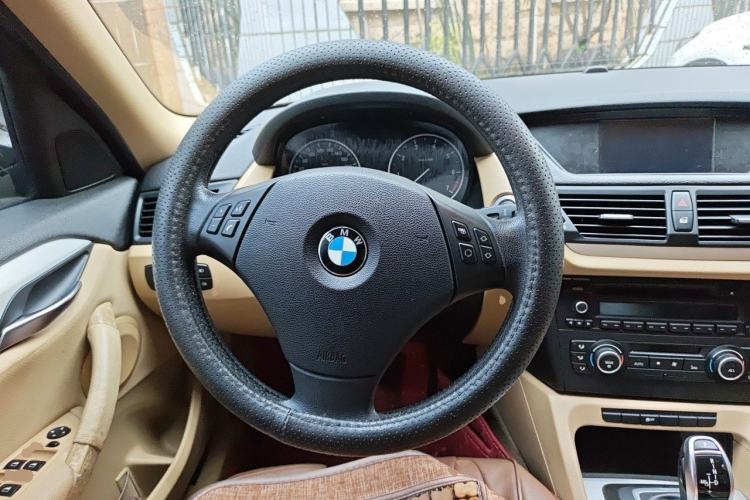 Used BMW X1 2012 sDrive20i Leading Model Steering Wheel