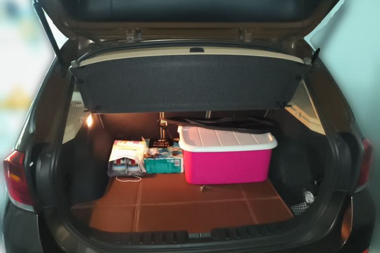 Used BMW X1 2012 sDrive18i Luxury Edition Trunk