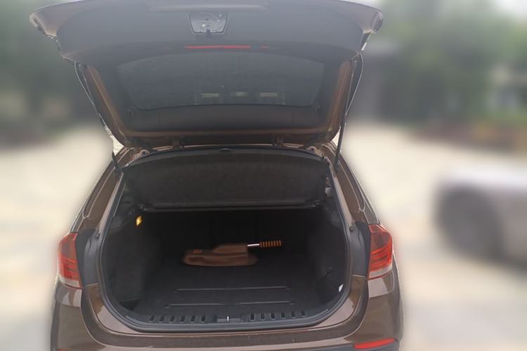 Used BMW X1 2012 xDrive28i Trunk