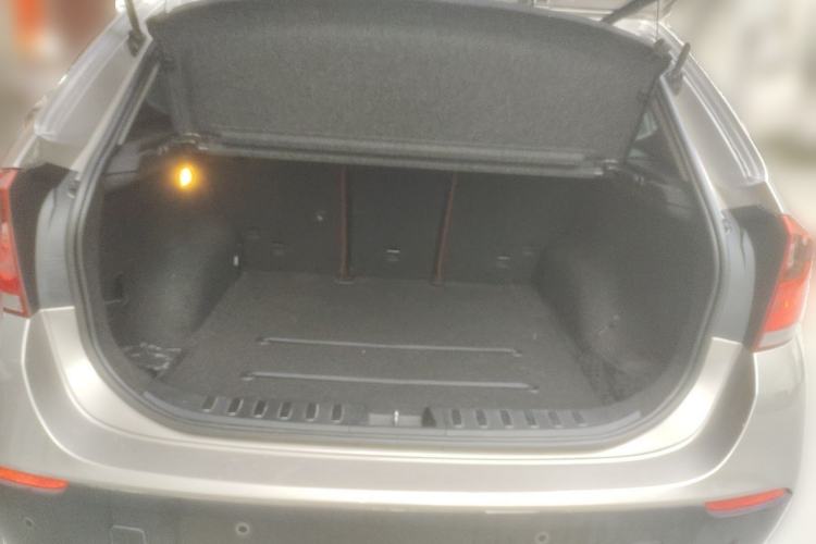 Used BMW X1 2012 sDrive18i Fashion Model Trunk