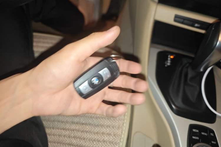 Used BMW X1 2012 sDrive18i Luxury Edition Vehicle Key